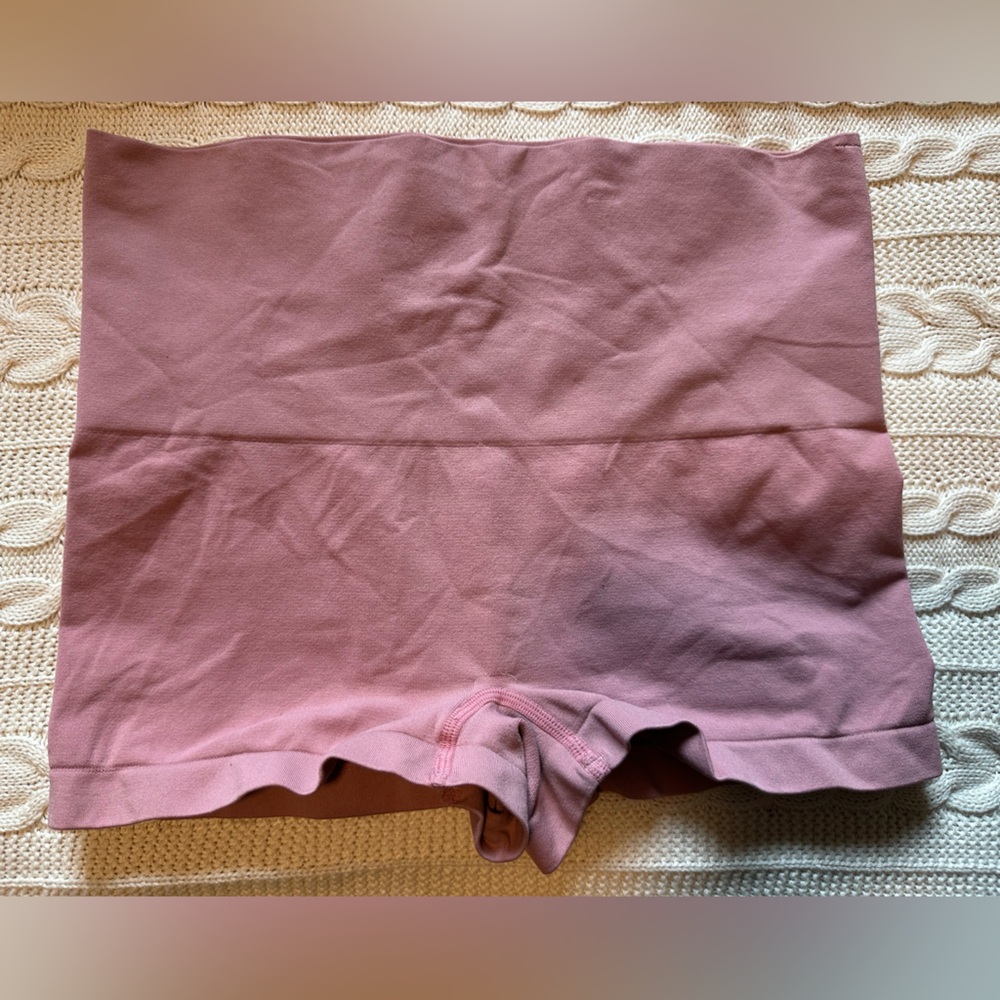 Spanx Shapewear Shorts Light Pink 2” Inseam Size X-Large